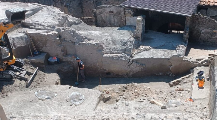 Villa dei Misteri a Pompei - Nuovi scavi La Villa dei Misteri: Nuove Scoperte Illuminano la Porta del Passato e le Voci Dimenticate di Pompei